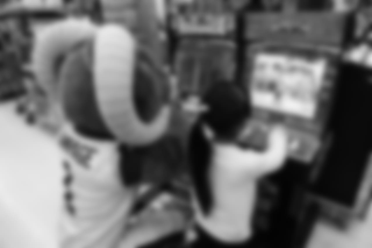 The Los Angeles Rams partnered with Salvation Army welcome local youth to spend time and shop with L.A. Rams players, cheerleaders, Rampage, and Community Service team members for their holiday wish list. (Will Navarro/Rams)