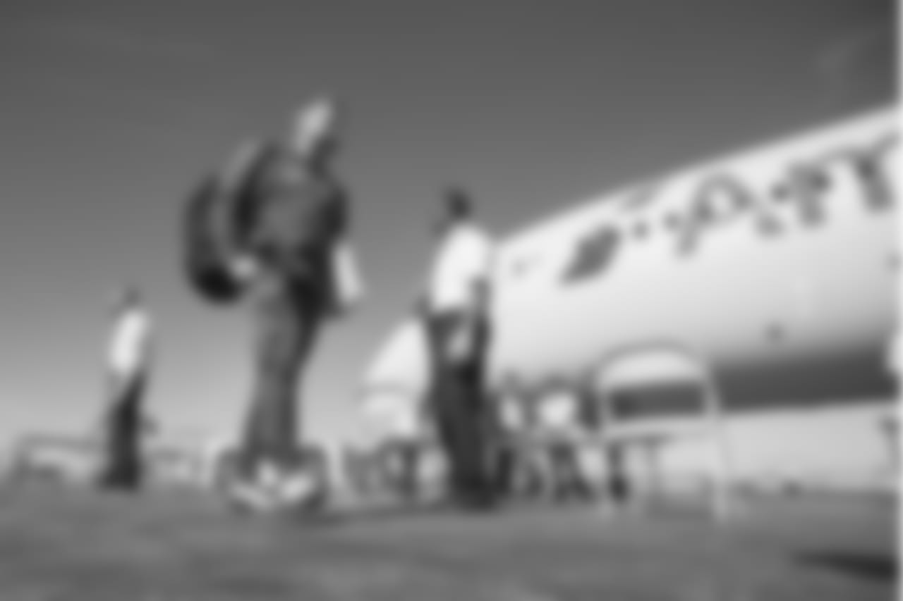 Head coach Sean McVay of the Los Angeles Rams gets on the plane at LAX to fly to Atlanta for Super Bowl LIII, Sunday, January 27, 2019, in Los Angeles, CA. (Jeff Lewis/Rams)