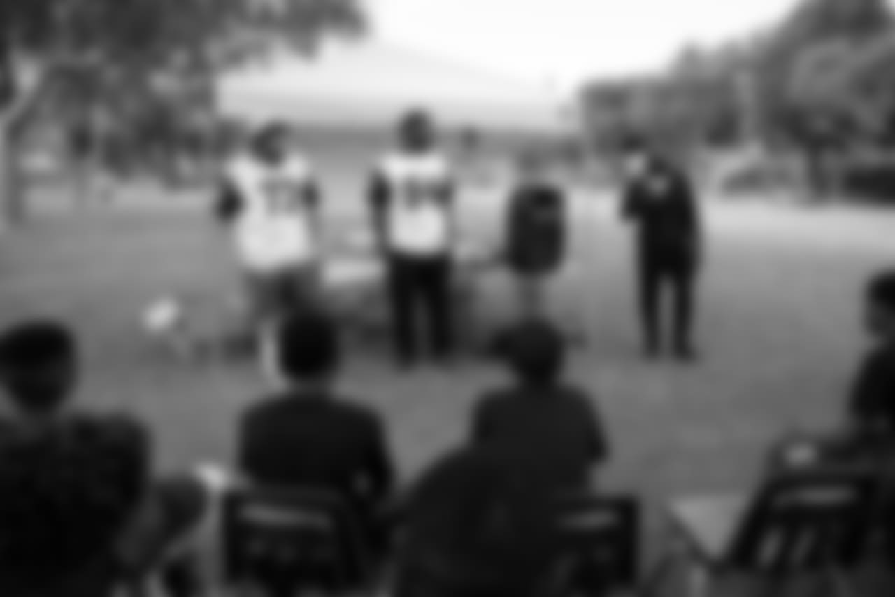 Los Angeles Rams offensive lineman Aaron Neary and defensive lineman John Franklin-Myers surprise the Kayne Era Center bulldogs at practice with football equipment and cleats in Culver City, Calif. on October 2nd, 2018. The Kayne Era Center (KEC) is a nonpublic special education school for students in grades k-12 (Hiro Ueno/Rams).