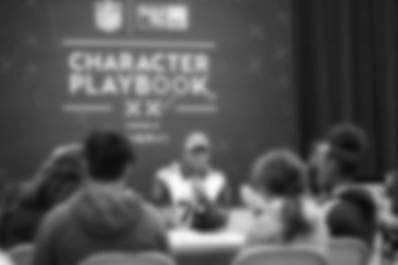 The Los Angeles Rams and United Way of Greater Los Angeles visit Bethune Middle School in South LA to host Character Playbook focused on the importance of character, healthy relationships, and making schools kinder spaces for all students. Rams Guard Rodger Saffold (76) and Rams Cheerleaders join in the discussion sharing scenarios, ideas, and answering students questions. Tuesday, December 4, 2018, Los Angeles, CA. (Will Navarro/Rams)