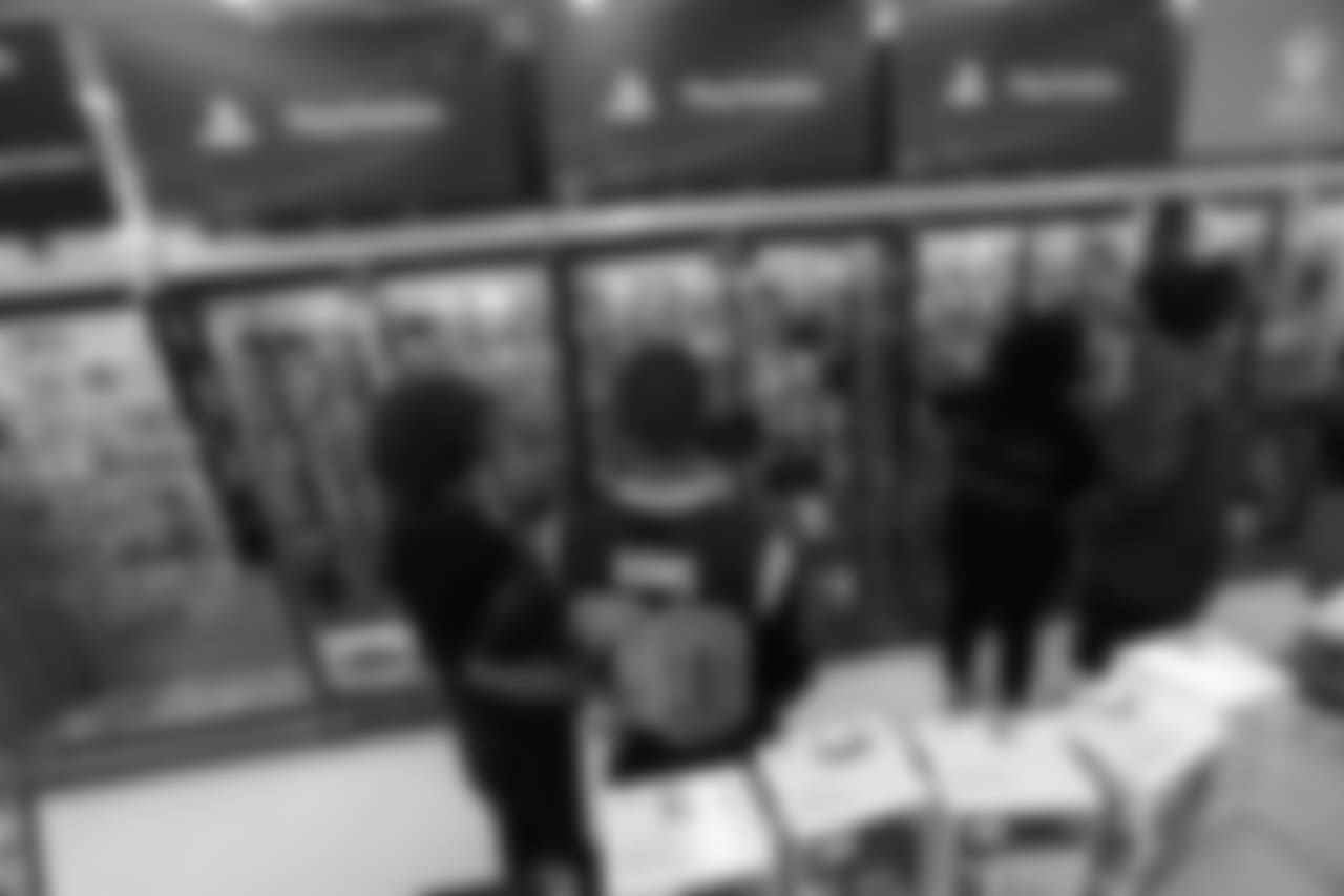 The Los Angeles Rams partnered with Salvation Army welcome local youth to spend time and shop with L.A. Rams players, cheerleaders, Rampage, and Community Service team members for their holiday wish list. (Will Navarro/Rams)