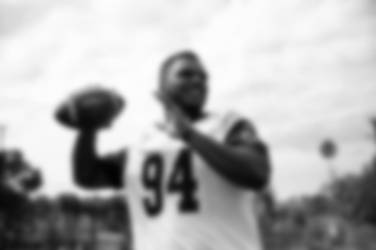 Los Angeles Rams defensive lineman John Franklin-Myers surprises the Kayne Era Center bulldogs at practice with football equipment and cleats in Culver City, Calif. on October 2nd, 2018. The Kayne Era Center (KEC) is a nonpublic special education school for students in grades k-12 (Hiro Ueno/Rams).