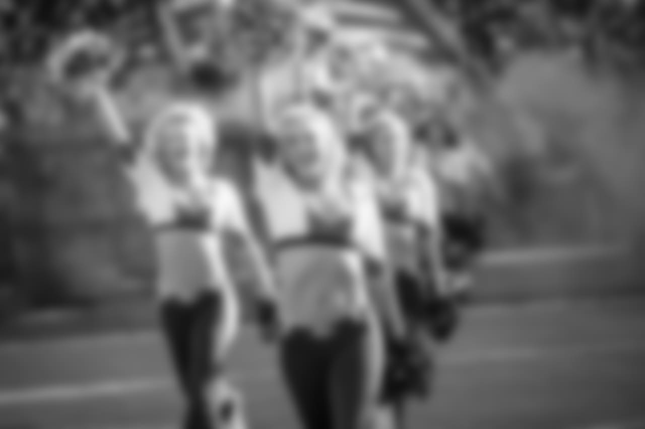 PLAYOFF_CHEERLEADERS-4