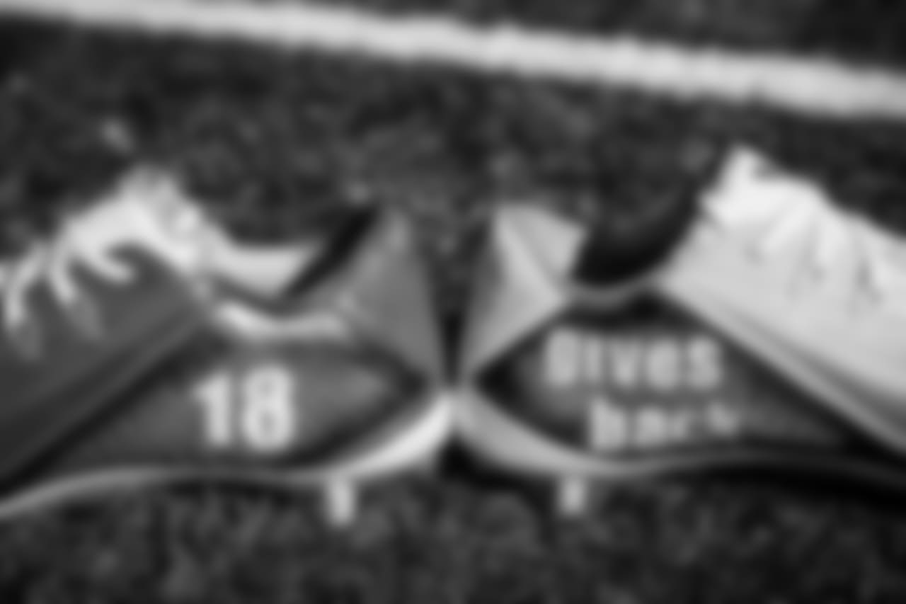 WR Jeremy Maclin
Cause: JMac Gives Back Foundation