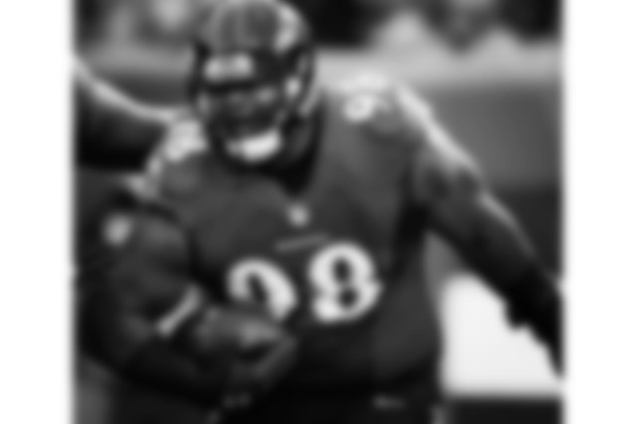 @brandonw\_66 (Brandon Williams) Thank you to the fans and NFL colleagues who voted for me," Williams said in a statement. "It is an honor to represent the city of Baltimore and the Ravens organization. My wife and I couldn't hold back our tears of excitement and joy to know that after six wonderful years in the NFL, and with God's guidance, we have reached our goal of getting selected to the Pro Bowl! I couldn't be more appreciative and thankful to everyone who has had a hand or vote in getting my dream to come true, and I look forward to playing the game in Orlando. I vowed to myself and to my wife that we could not take a trip to Hawaii until after I went to the Pro Bowl. Honey, pack your bags! #GodisGood #CantStop #WontStop #PRO\_BOWL\_HERE\_I_COME #ImGoingToDisneyWorld #SomebodyStopMe #BigBabyOnDaLoose!!!!!!