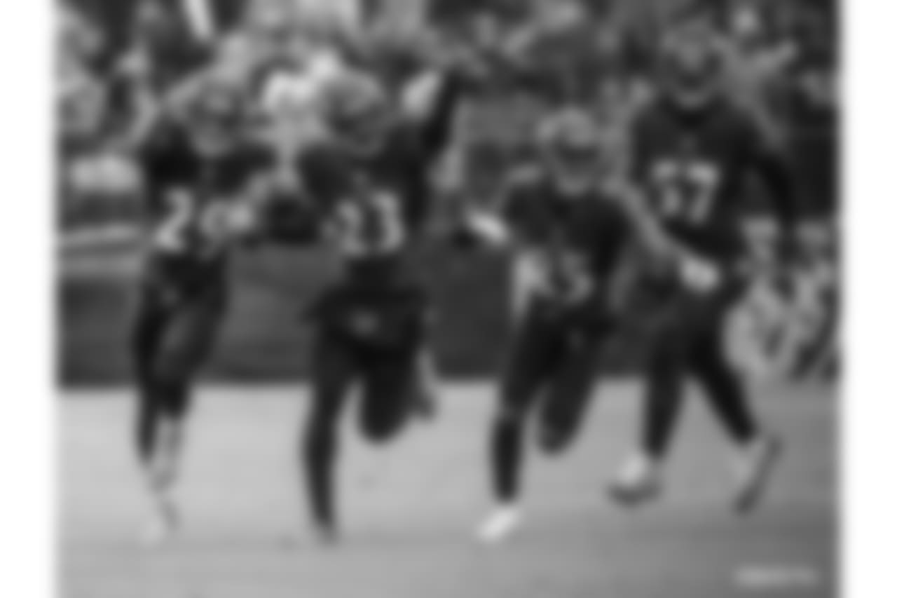 @tonyjefferson1 (Tony Jefferson) We on the way LA. No more talkin 🗣