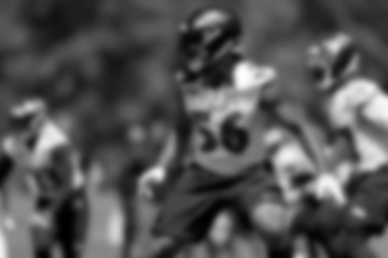 OLB Tim Williams