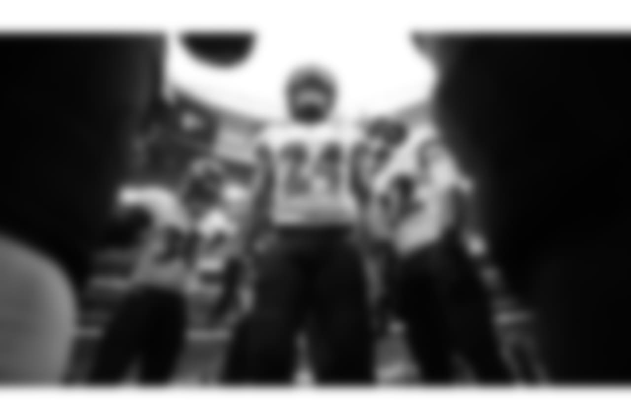 Pregame_120218__0000s_0011_SH1_1127