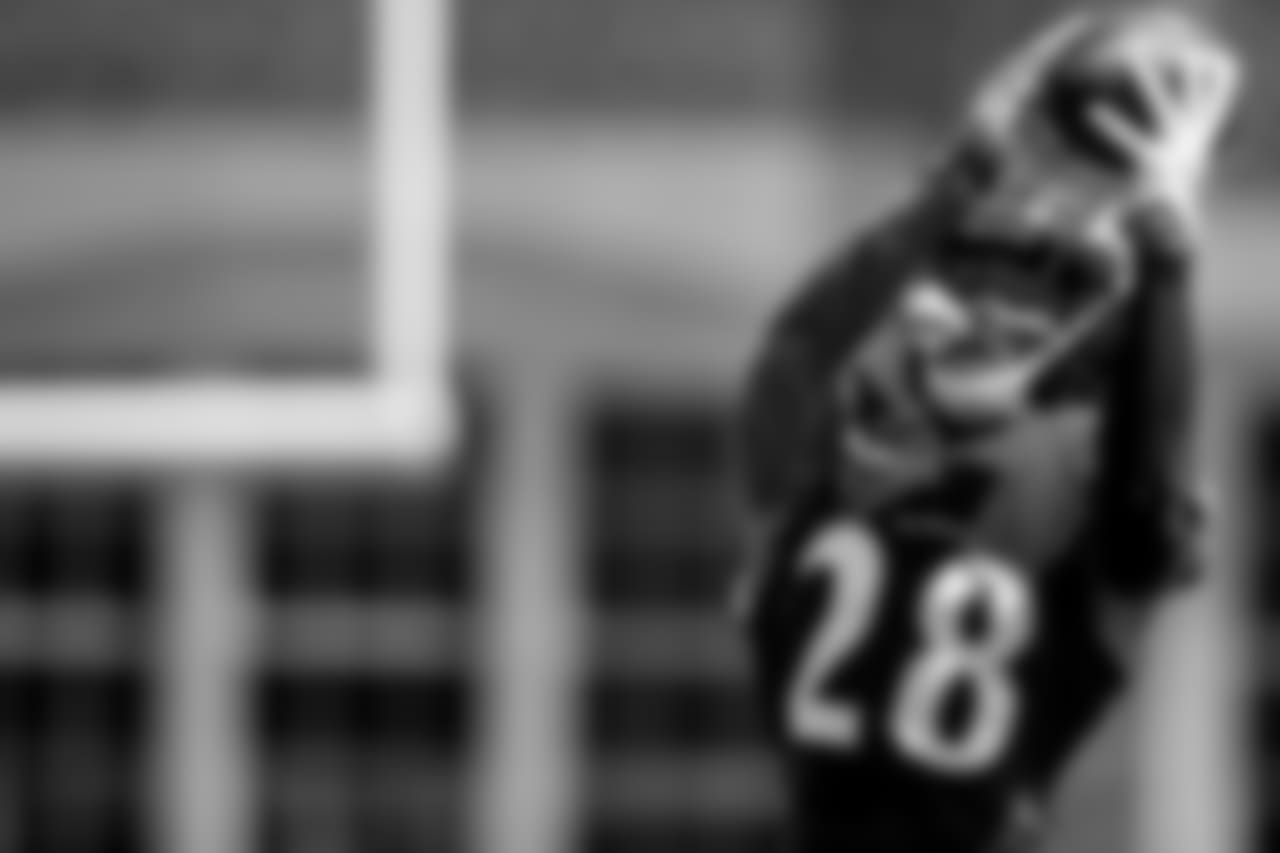 CB Anthony Averett