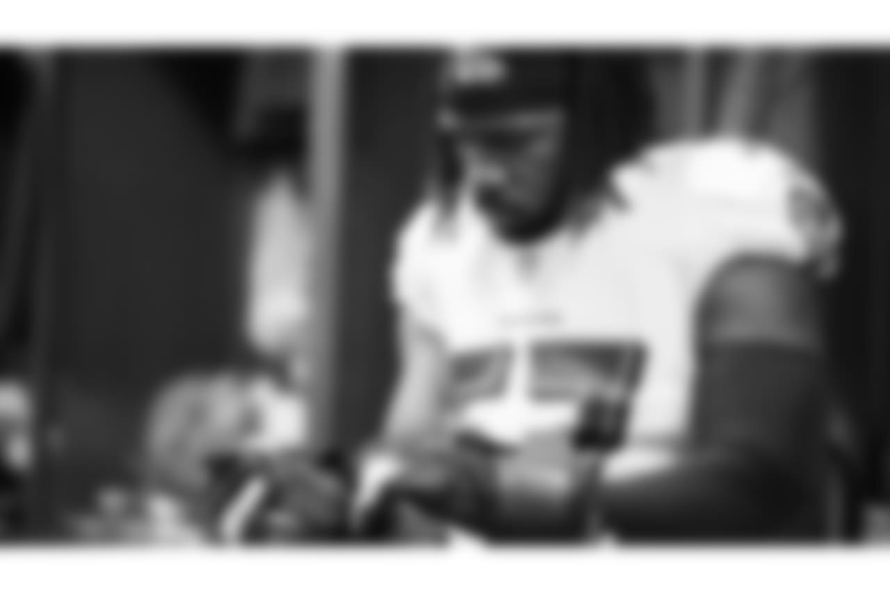 Pregame_120218__0000s_0002_SH2_6141