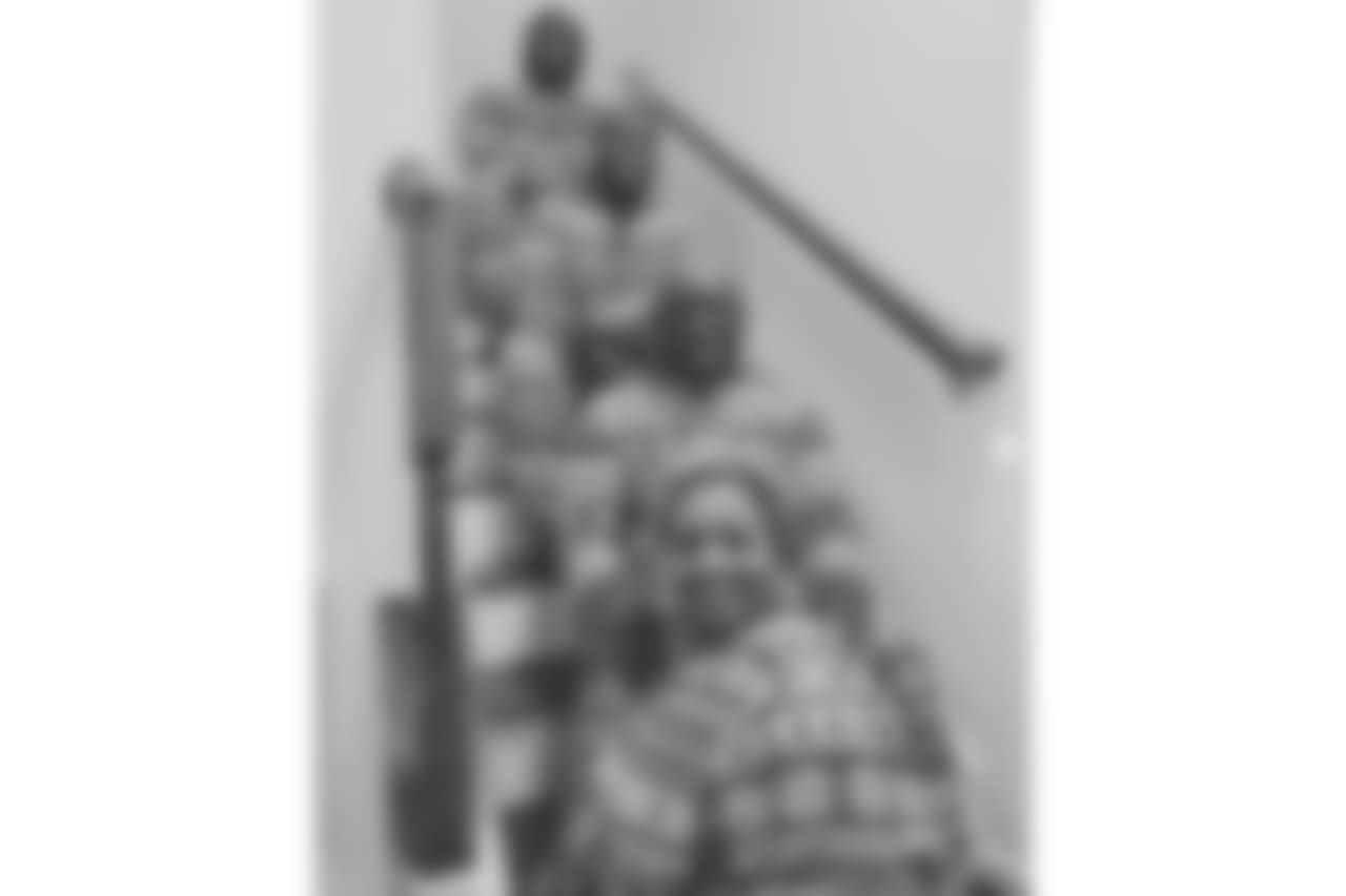 @mpierce_97 (Michael Pierce) Merry Christmas From The Pierce Family! Somehow Everyone Migrates To Stairwells For Christmas Pics And We’re No Different😂🤦🏾♂️