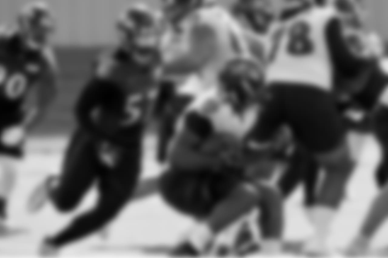 RB Gus Edwards