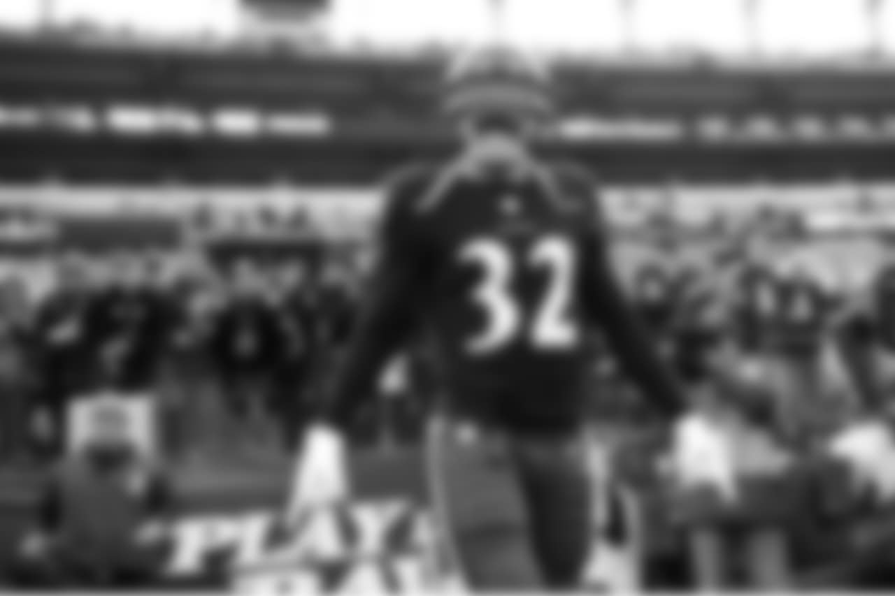 Baltimore Ravens free safety Eric Weddle walks onto the field before an NFL football game against the Cleveland Browns, Sunday, Dec. 30, 2018, in Baltimore. (AP Photo/Nick Wass)