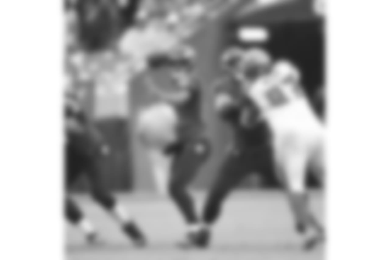 @megatronnie (Ronnie Stanley) All. The. Smoke.💨
