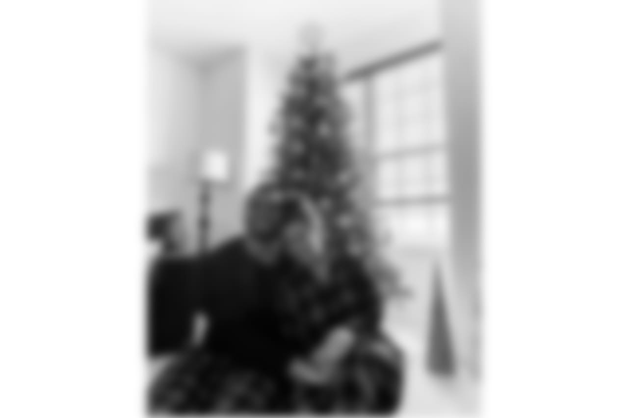 @big_worm43 (Chris Wormley) First Christmas with my beautiful wife! Merry Christmas from the Wormley’s! 🤶🏽🎅🏽