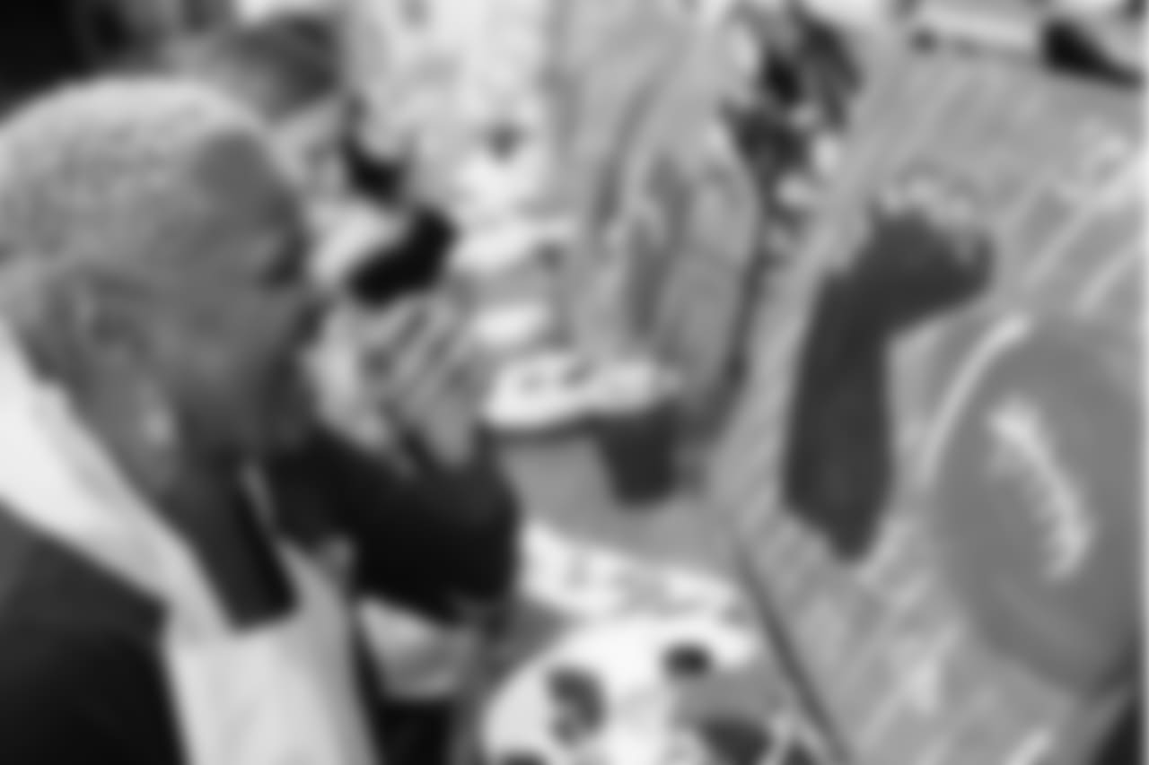 October 15, 2018
Baltimore Ravens Sip n Paint event. Brandon Carr and Hayden Hurst attended.