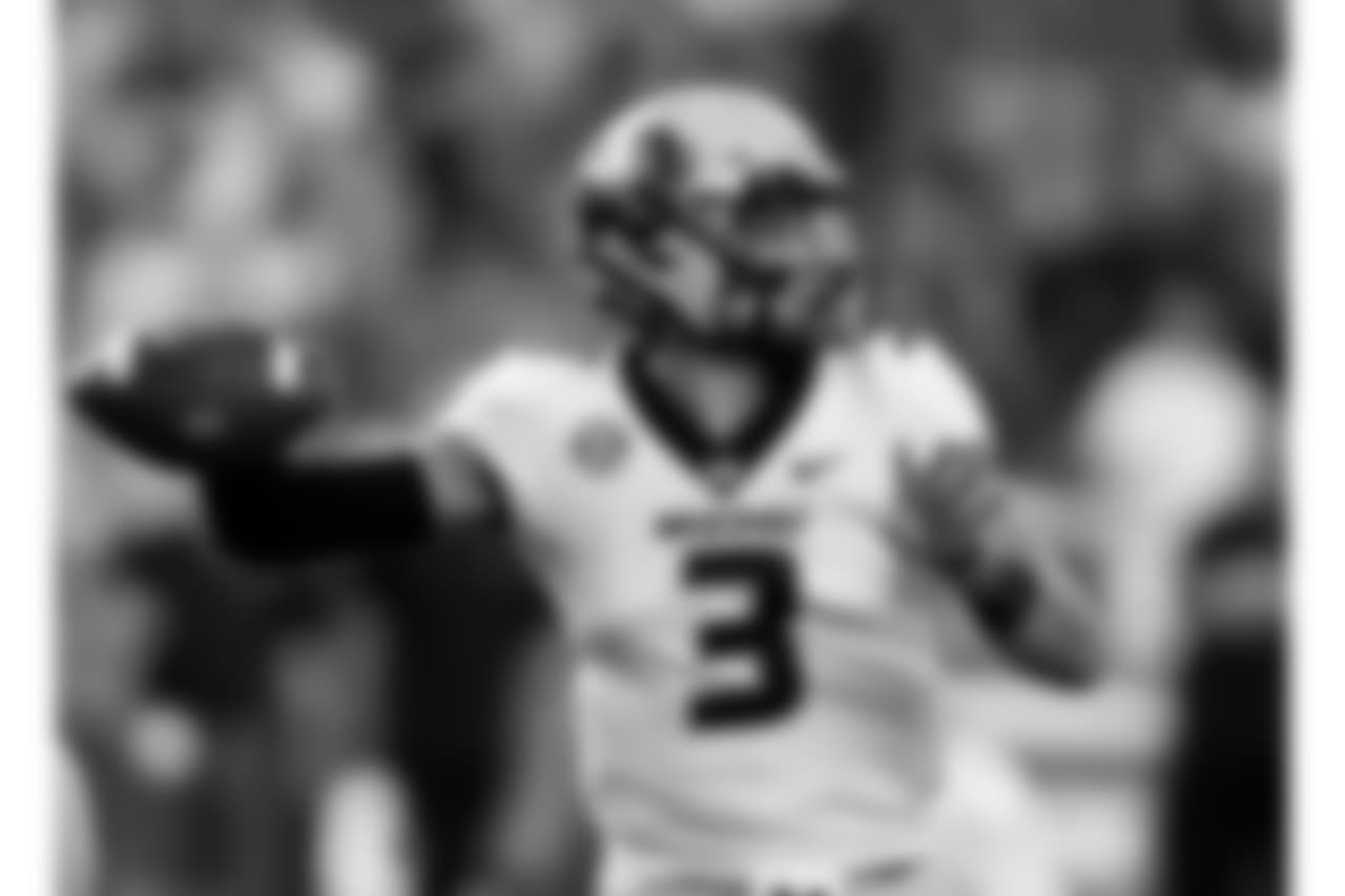 Missouri quarterback Drew Lock (3) begins to throw a pass during the first half of the team's NCAA college football game against Alabama, Saturday, Oct. 13, 2018, in Tuscaloosa, Ala. (AP Photo/Butch Dill)