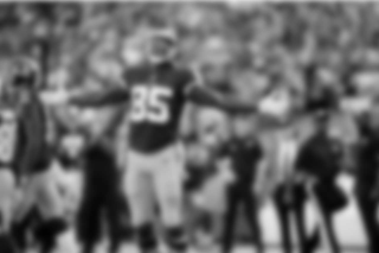 TE Vernon Davis