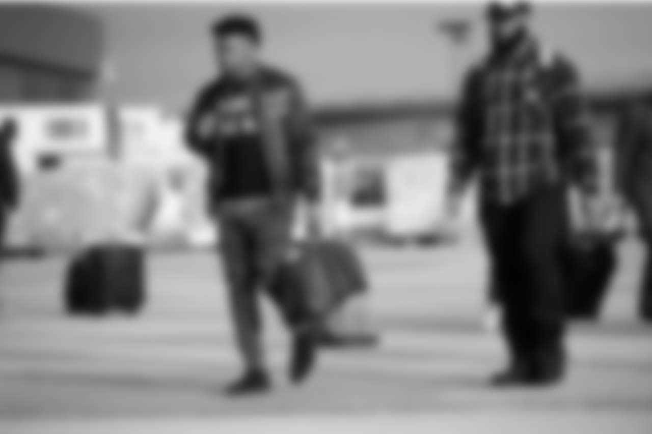12218Travel001