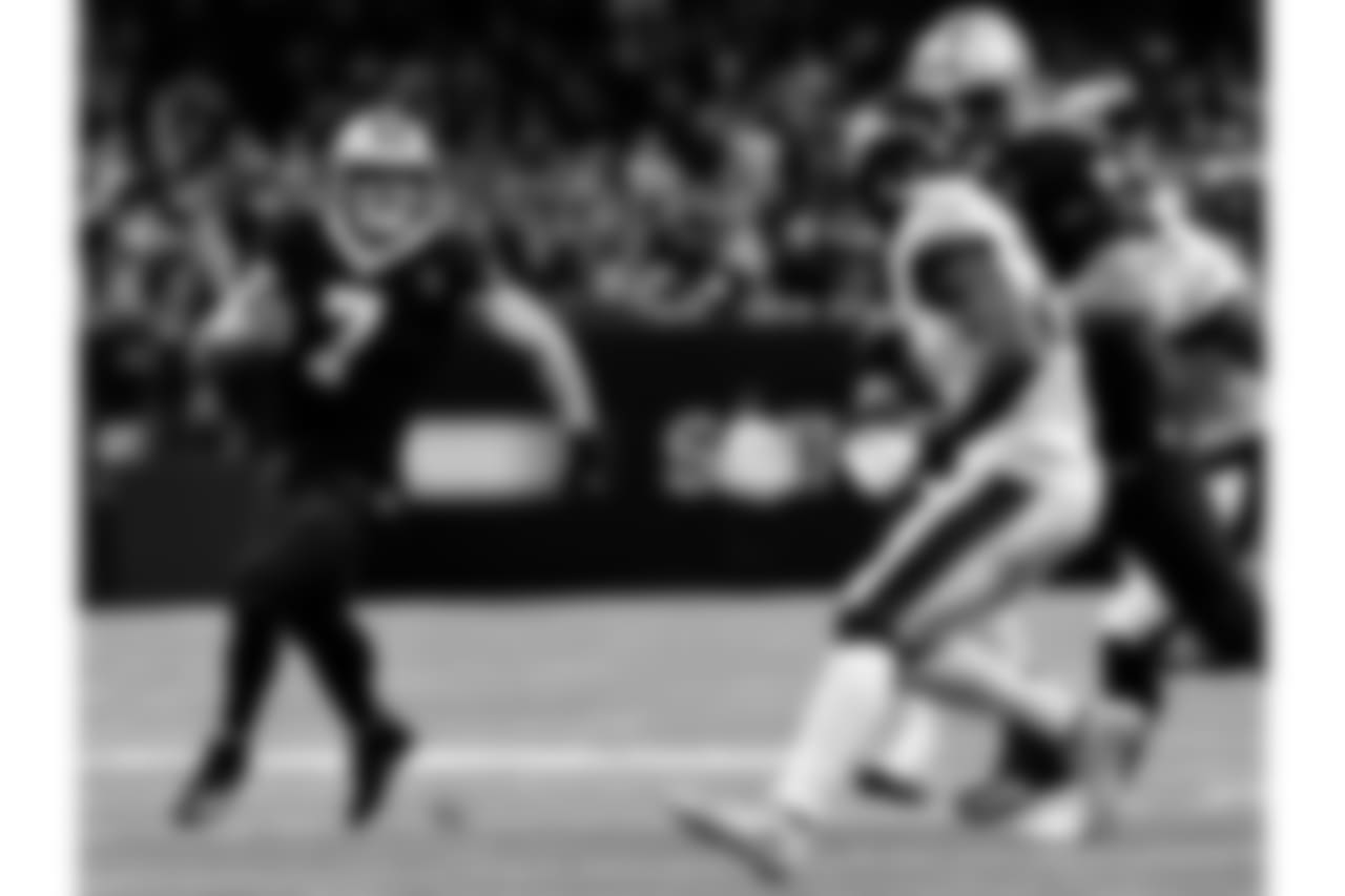 Saints 20 - Eagles 14 (W)
Divisional Game
Michael C. Hebert