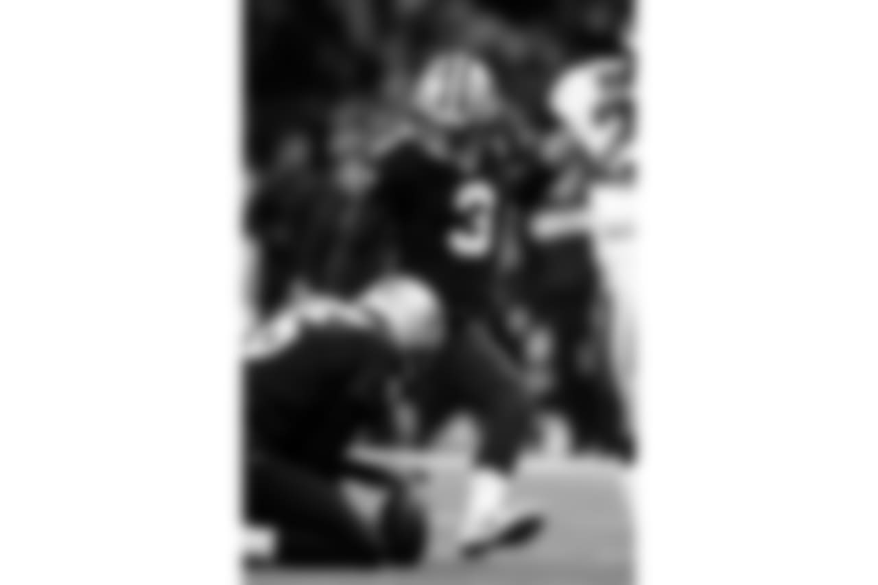 Saints 20 - Eagles 14 (W)
Divisional Game
Michael C. Hebert