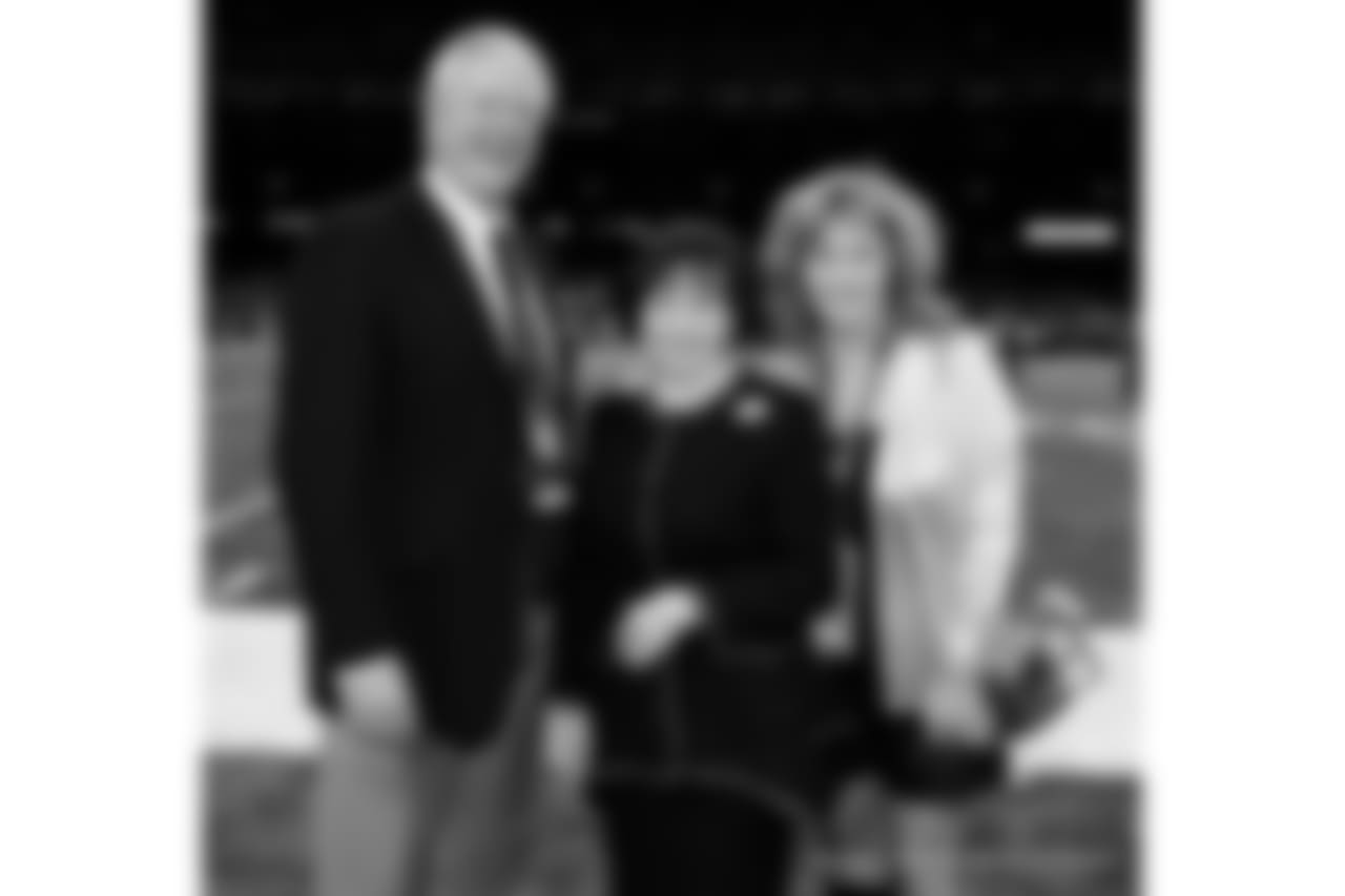 Saints 20 - Eagles 14 (W)
Divisional Game
Michael C. Hebert