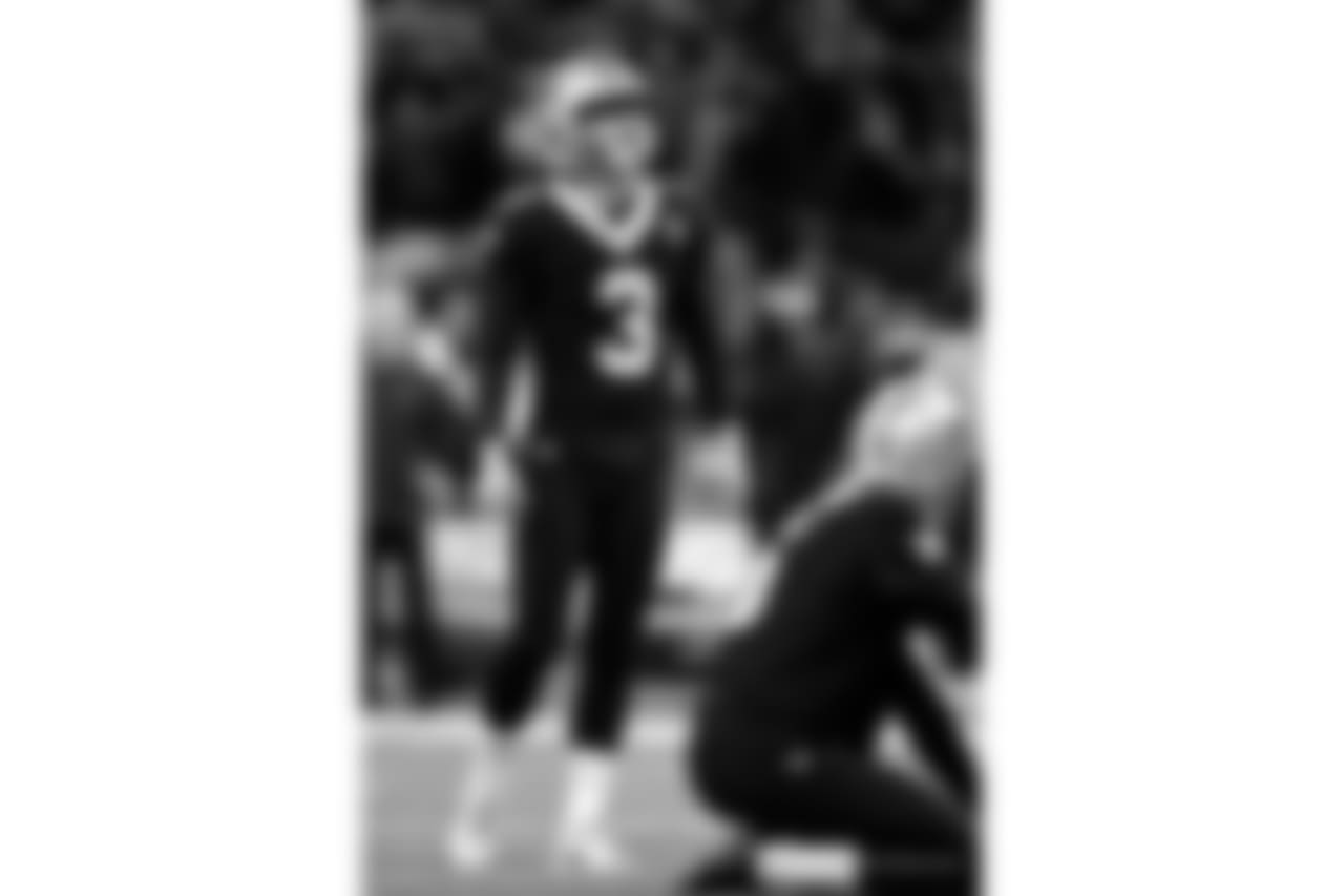 Saints 20 - Eagles 14 (W)
Divisional Game
Michael C. Hebert