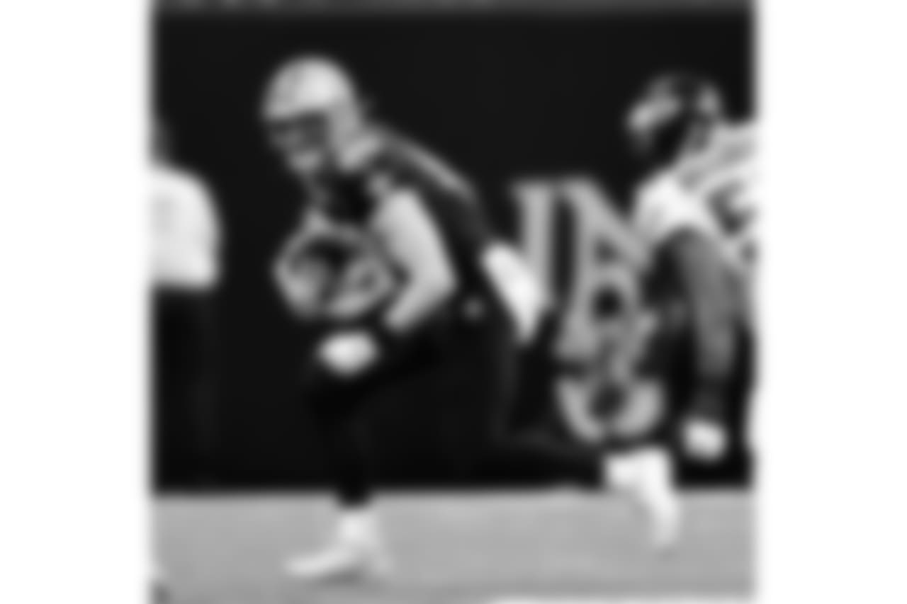 Saints 20 - Eagles 14 (W)
Divisional Game
Michael C. Hebert