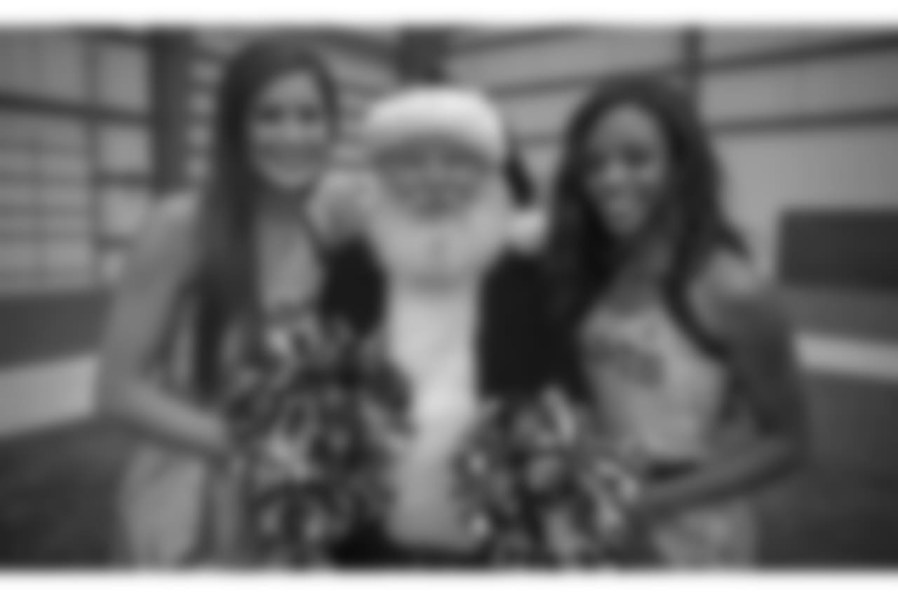 Gallery-Chevron-xmas-2560-1440-1132