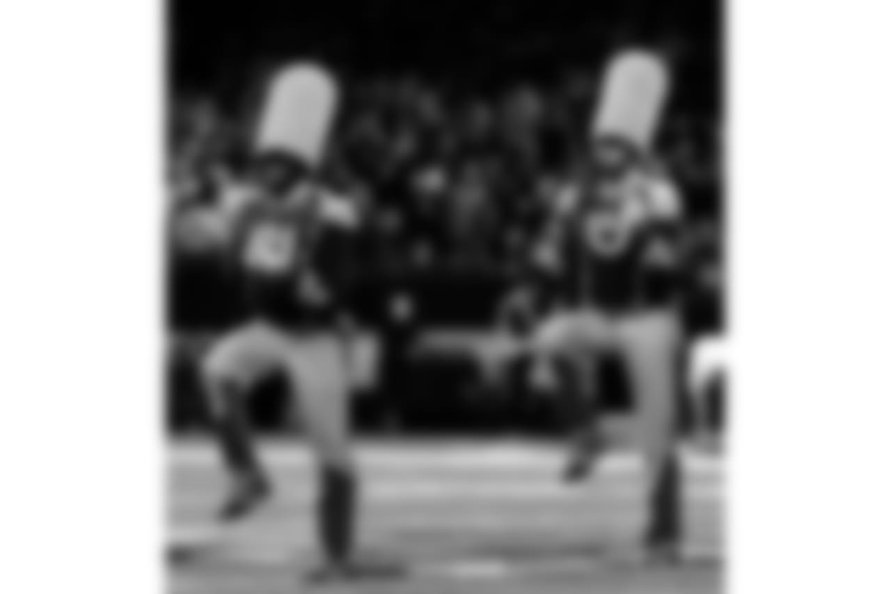 Gallery_DIV_EAGLES_Entertainment_011419_19