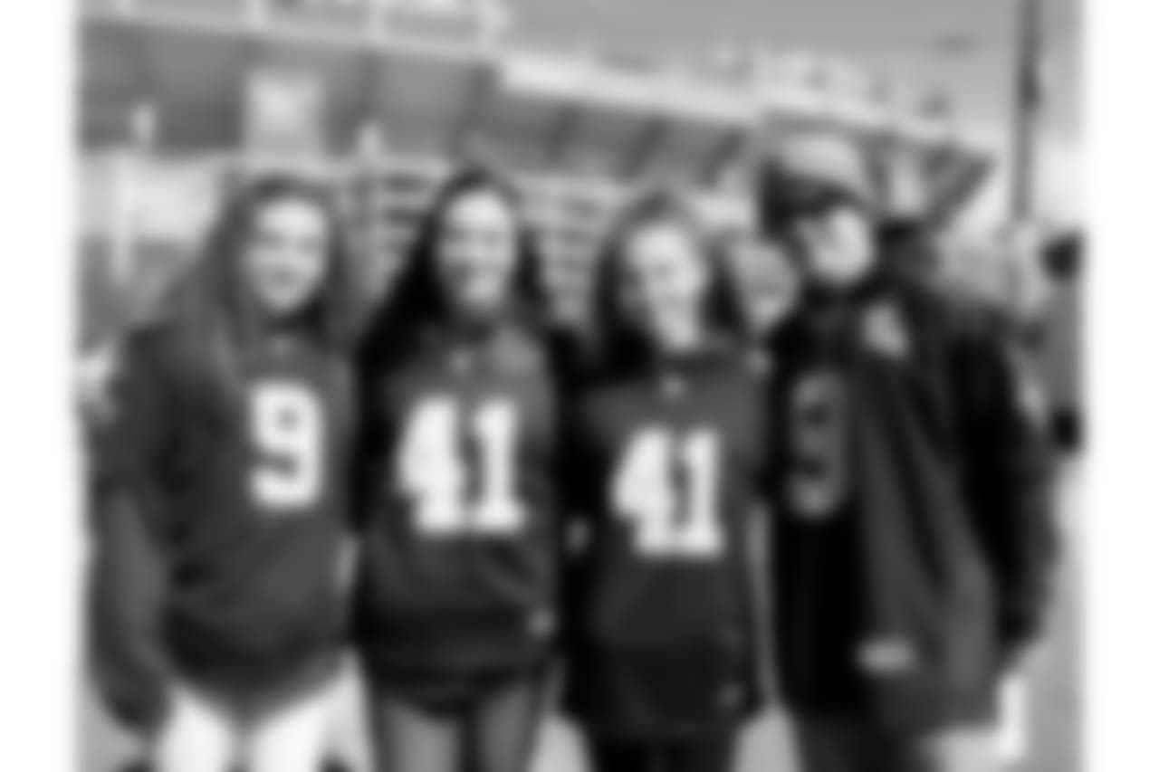 Gallery-Reg-Wk7-Saints-Ravens-Fans-002
