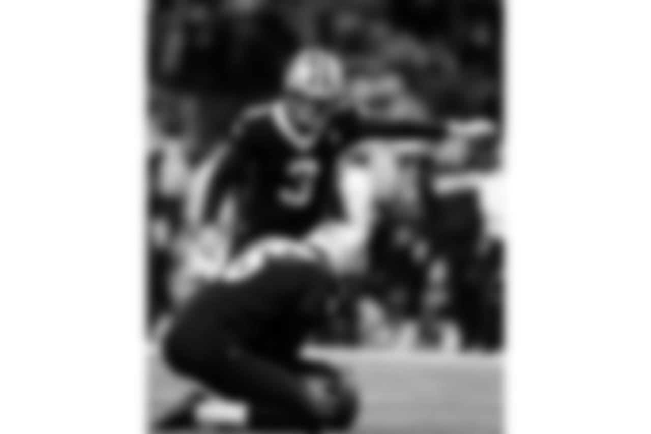 Saints 20 - Eagles 14 (W)
Divisional Game
Michael C. Hebert