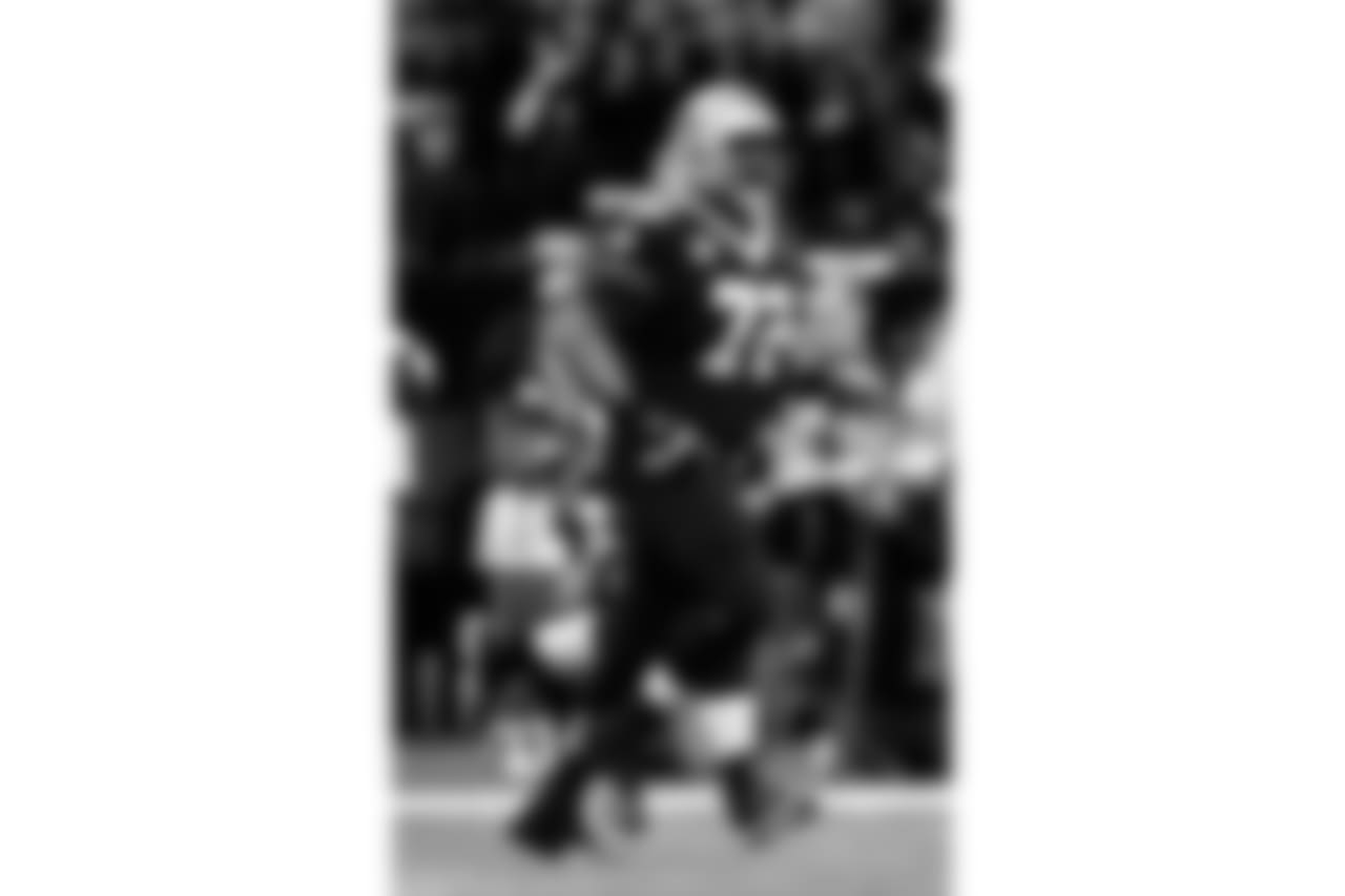 Saints 20 - Eagles 14 (W)
Divisional Game
Michael C. Hebert
