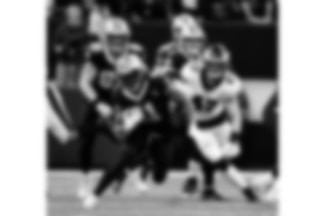 Saints 20 - Eagles 14 (W)
Divisional Game
Michael C. Hebert