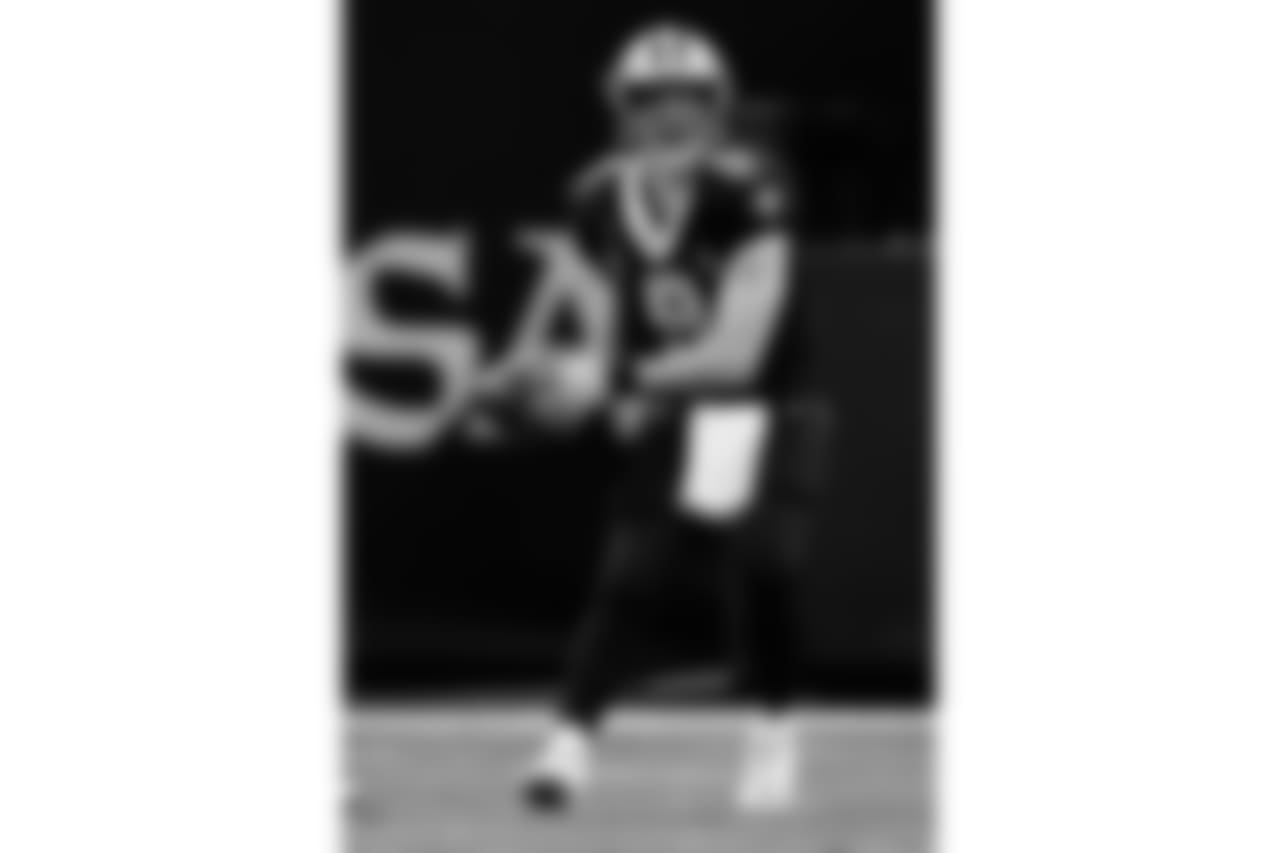 Saints 20 - Eagles 14 (W)
Divisional Game
Michael C. Hebert