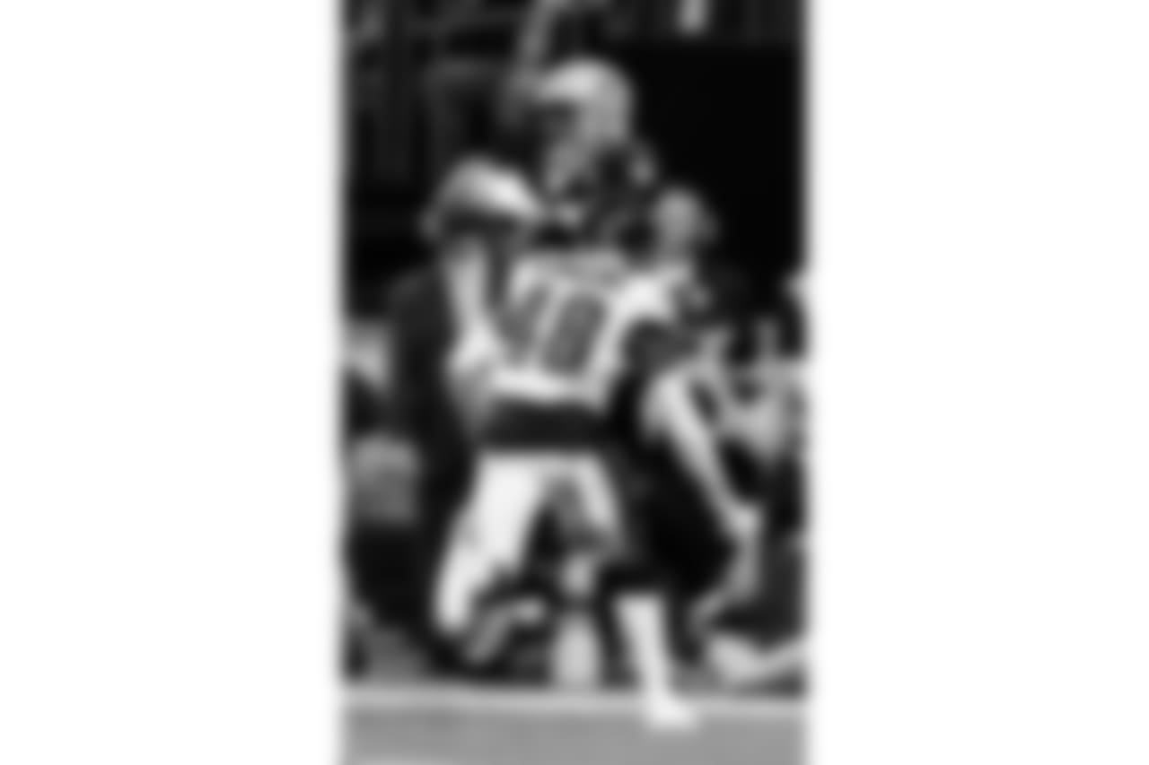 Saints 20 - Eagles 14 (W)
Divisional Game
Michael C. Hebert