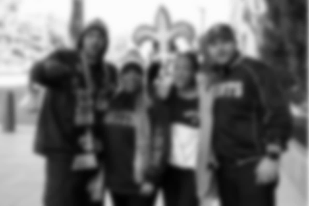 Gallery-Reg-Wk7-Saints-Ravens-Fans-001