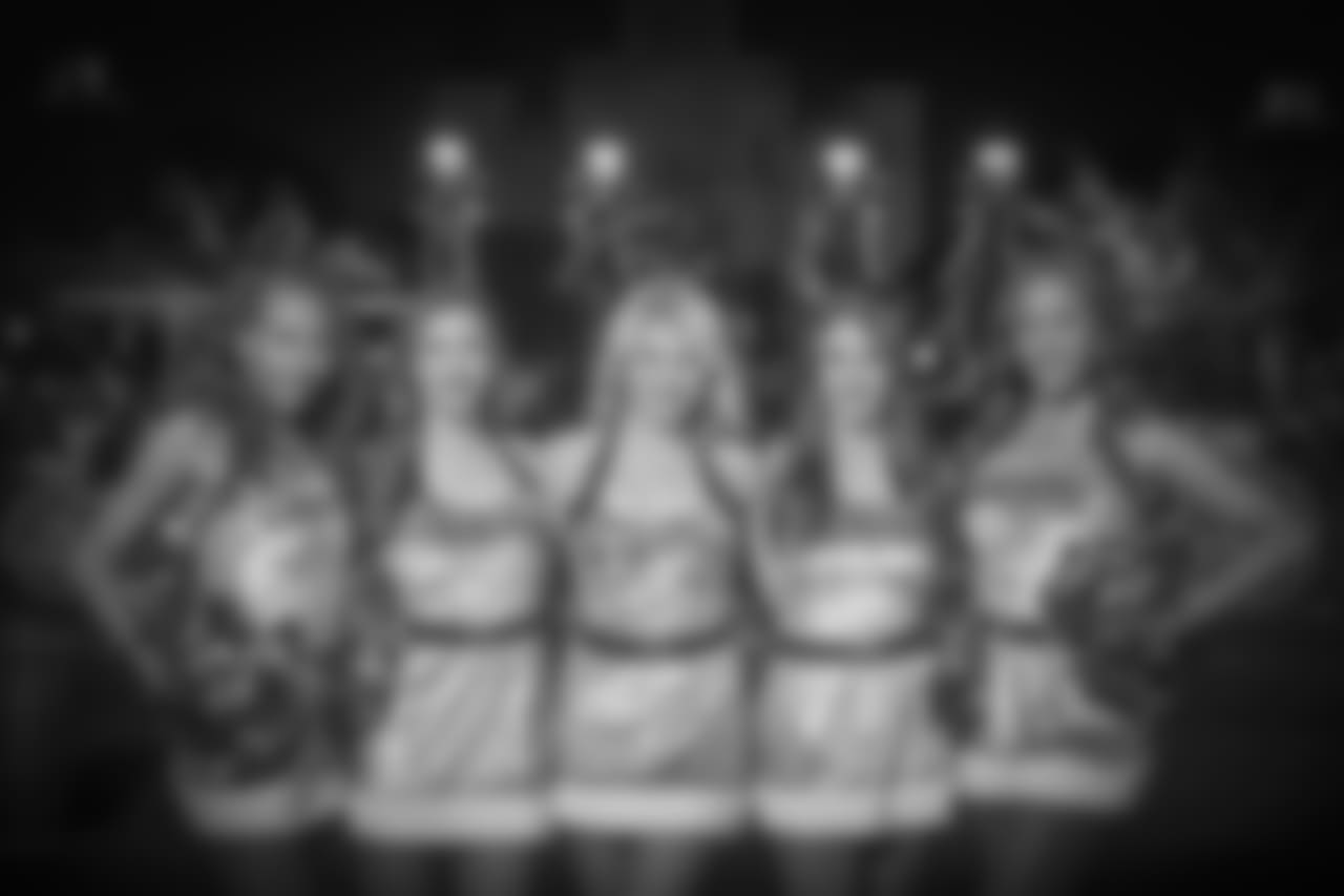 Gallery-Saintsations-xmas-2560-1440-0284