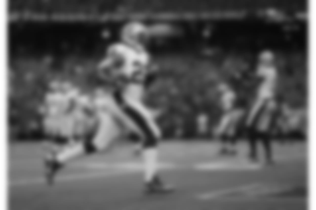 New Orleans Saints running back Pierre Thomas (23) works before the first half of an NFL football game against the Atlanta Falcons, Sunday, Sept. 7, 2014, in Atlanta. (AP Photo/David Goldman)
