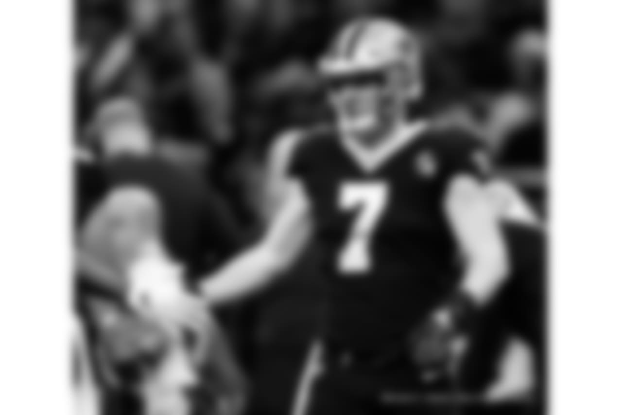 Saints 20 - Eagles 14 (W)
Divisional Game
Michael C. Hebert
