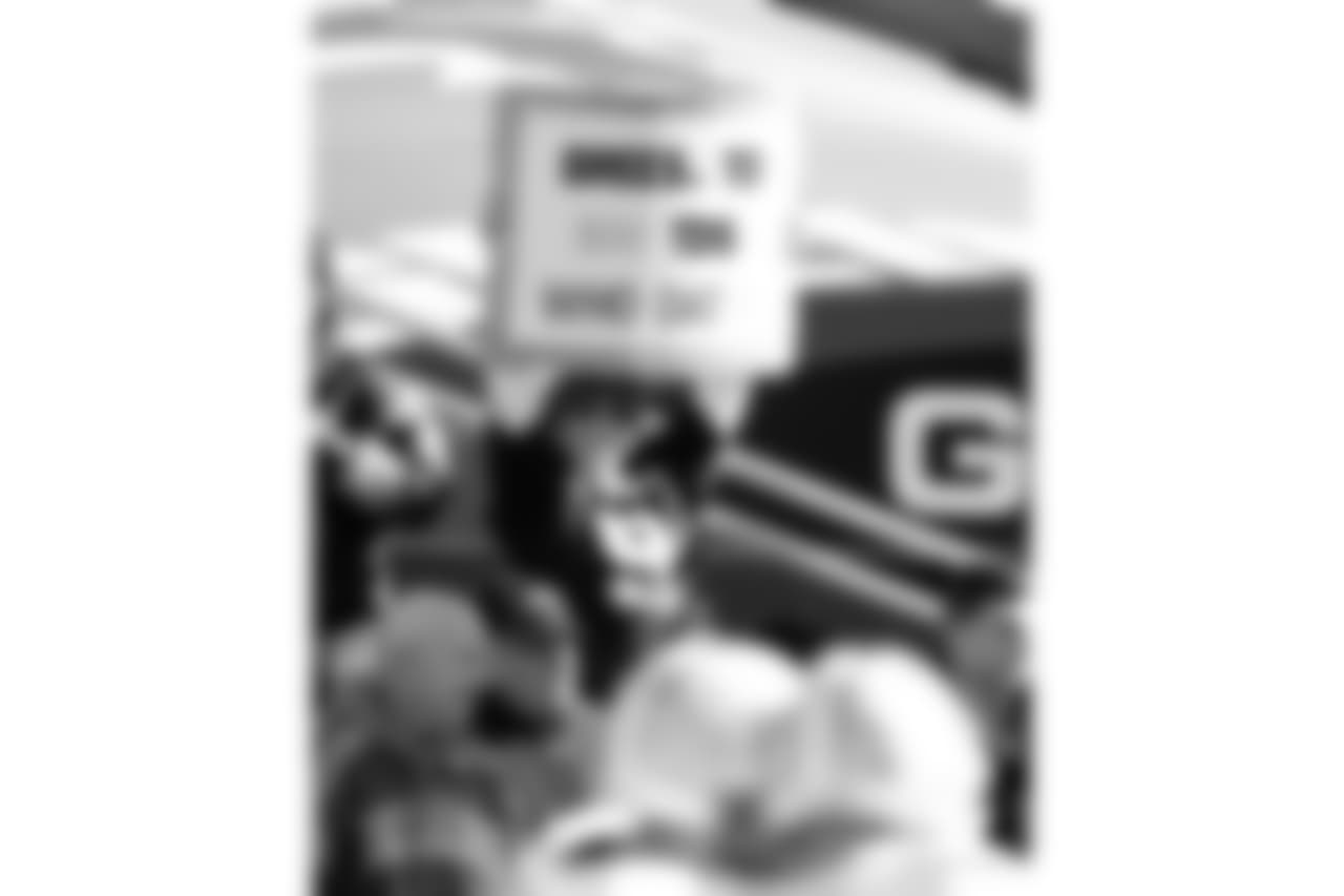Gallery-Reg-Wk7-Saints-Ravens-Fans-B-102118-019