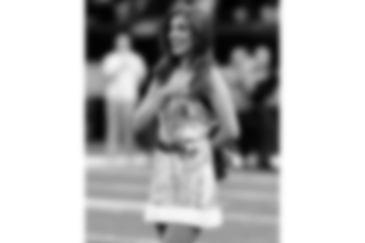Gallery_Faces_Saintsations_Megan_011819_13