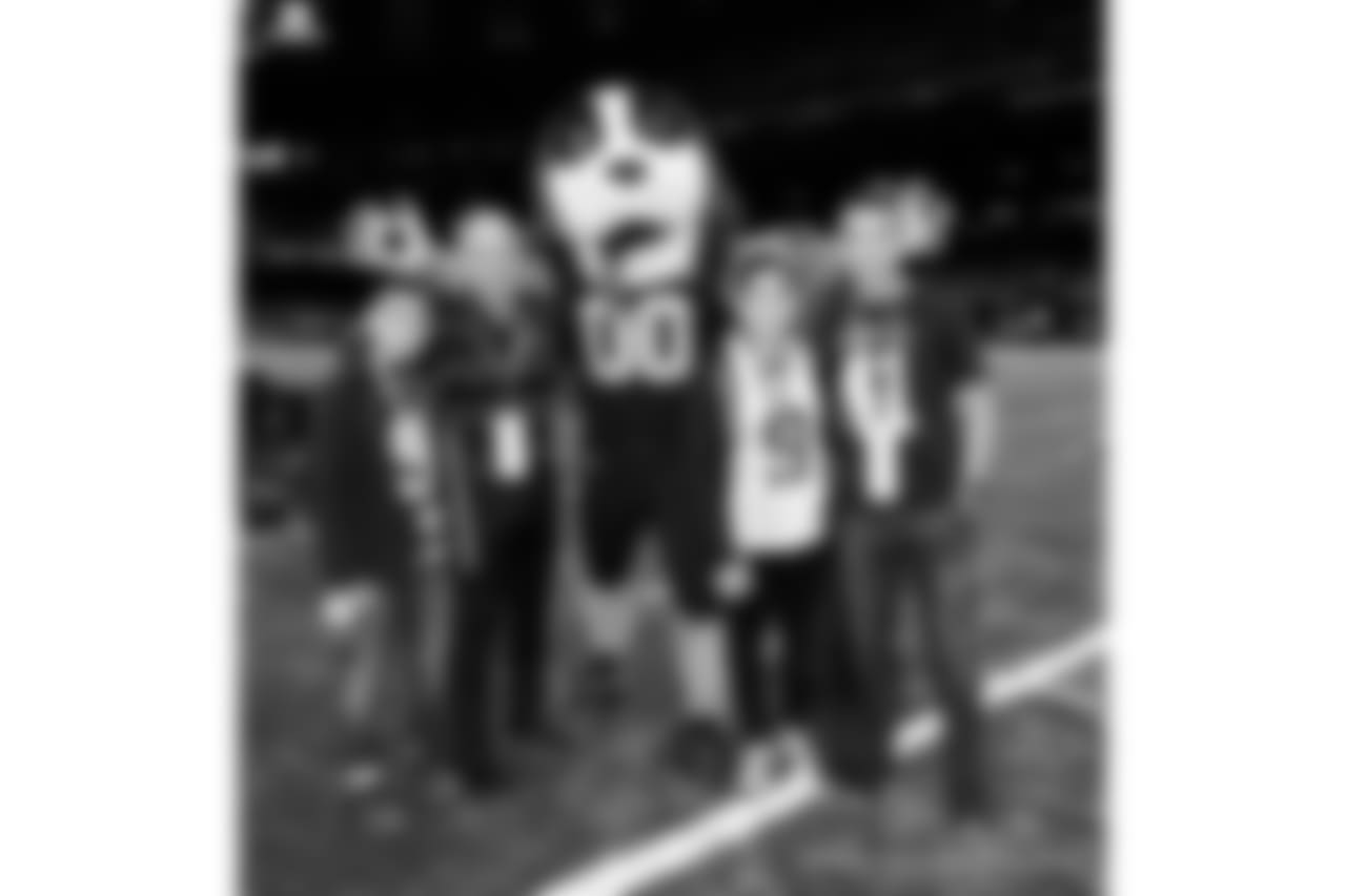 Saints 20 - Eagles 14 (W)
Divisional Game
Michael C. Hebert