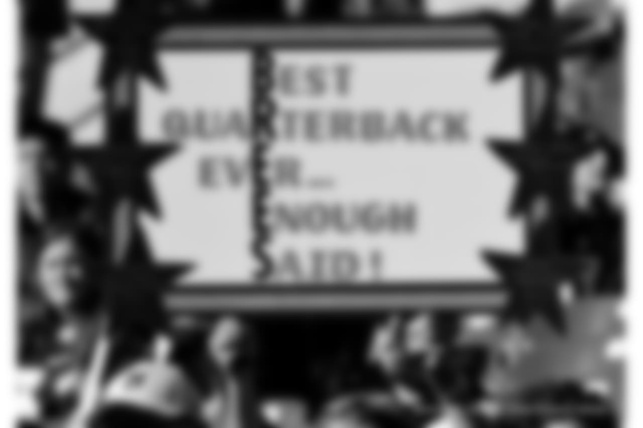Gallery-Reg-Wk7-Saints-Ravens-Fans-B-102118-002