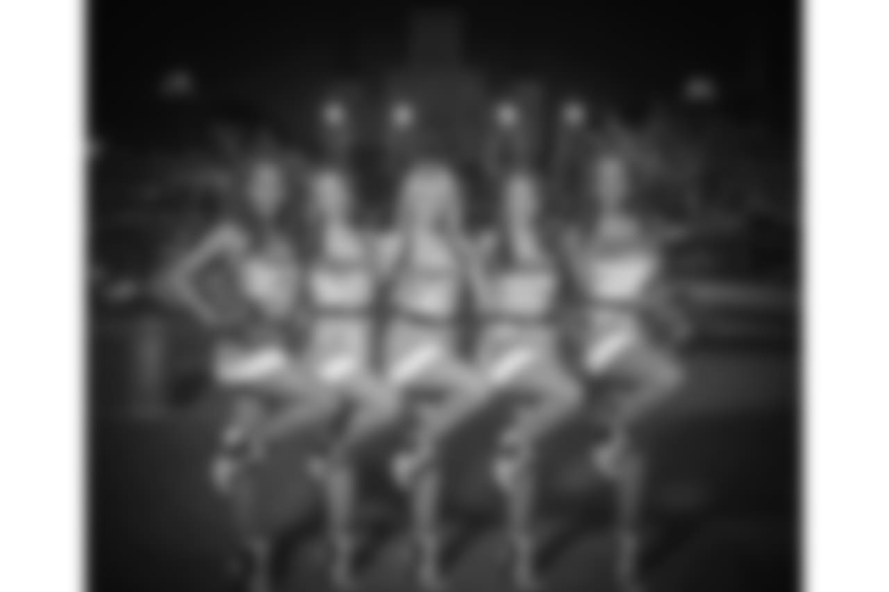 Gallery-Saintsations-xmas-2560-1440-0278