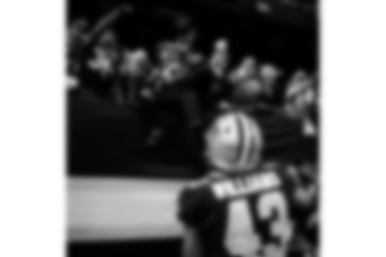 Saints 20 - Eagles 14 (W)
Divisional Game
Michael C. Hebert