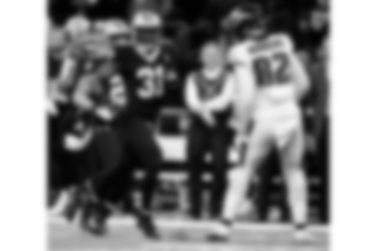 Saints 20 - Eagles 14 (W)
Divisional Game
Michael C. Hebert