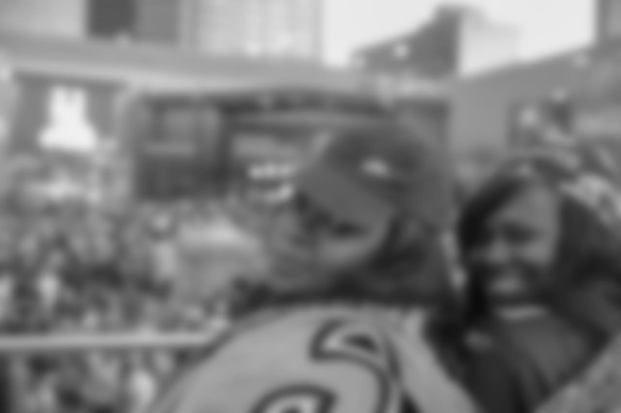 Gallery-Fans-2560-1440-1360
