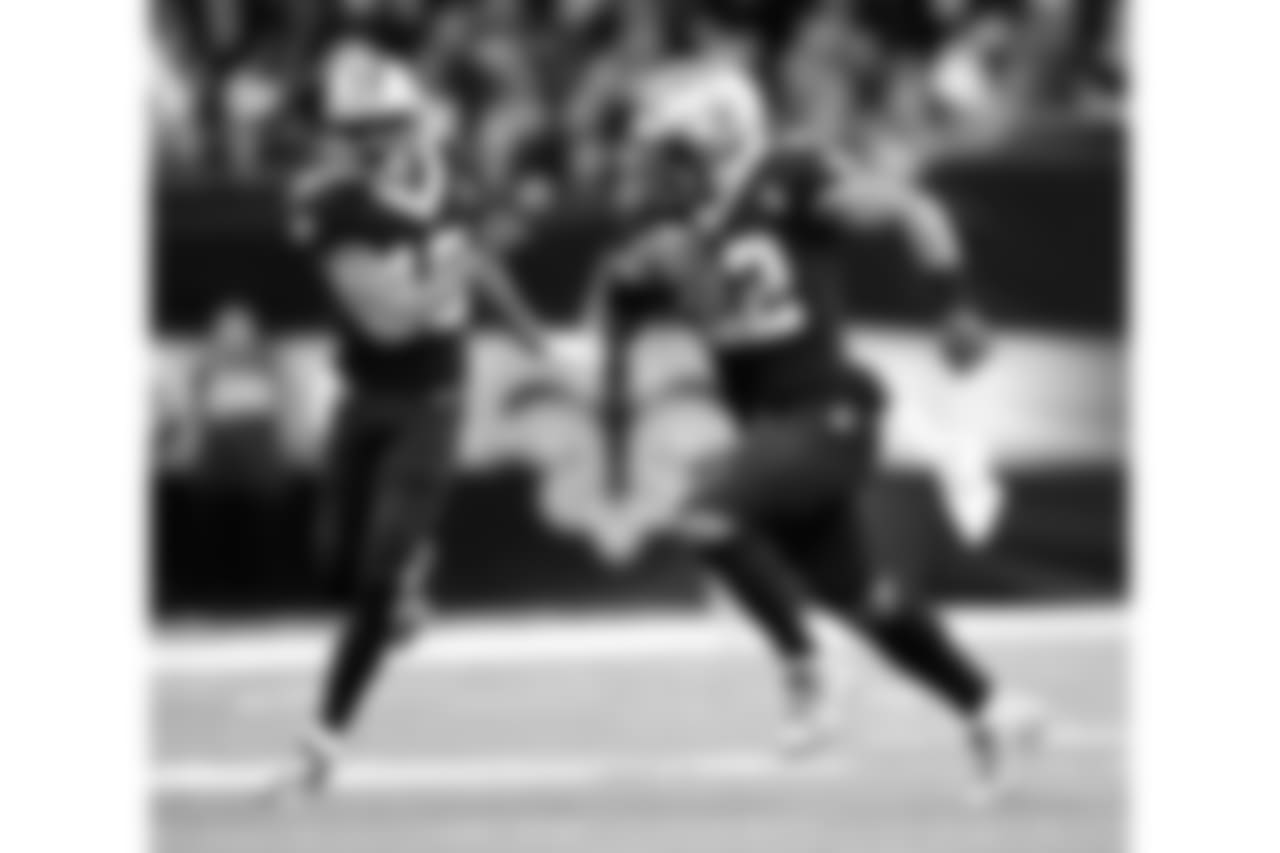 Saints 20 - Eagles 14 (W)
Divisional Game
Michael C. Hebert