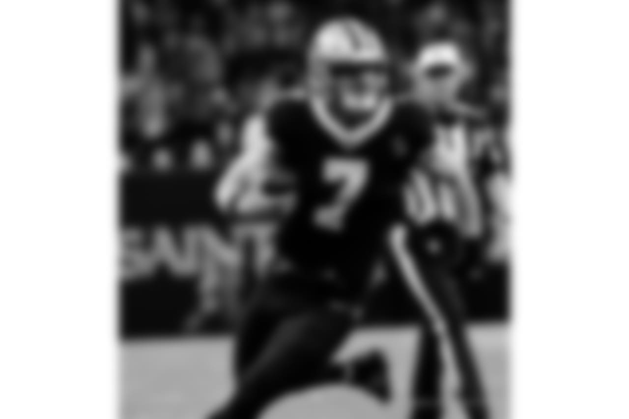 Saints 20 - Eagles 14 (W)
Divisional Game
Michael C. Hebert